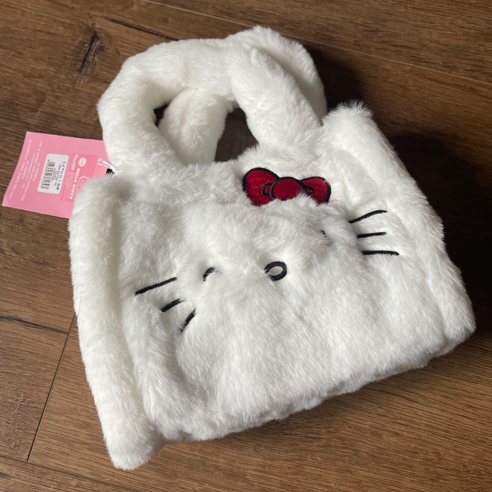 HELLO KITTY-NWT White Plush Handbag